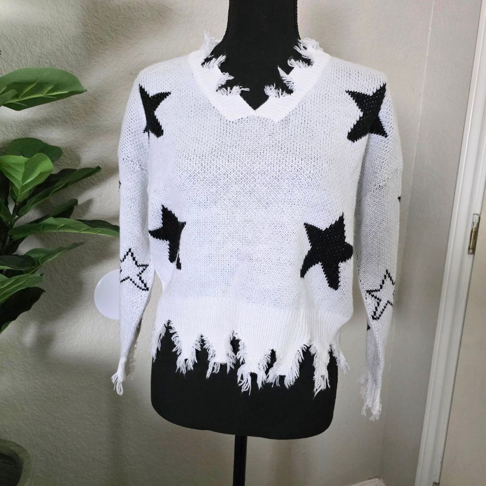 Women's Malibu Sugar White Black Star Distressed V-Neck Sweater M